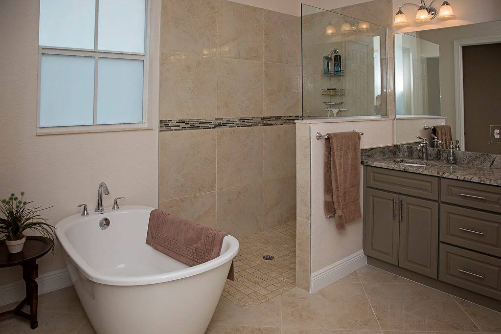 Royal Oak Custom Home Builder Master bathroom