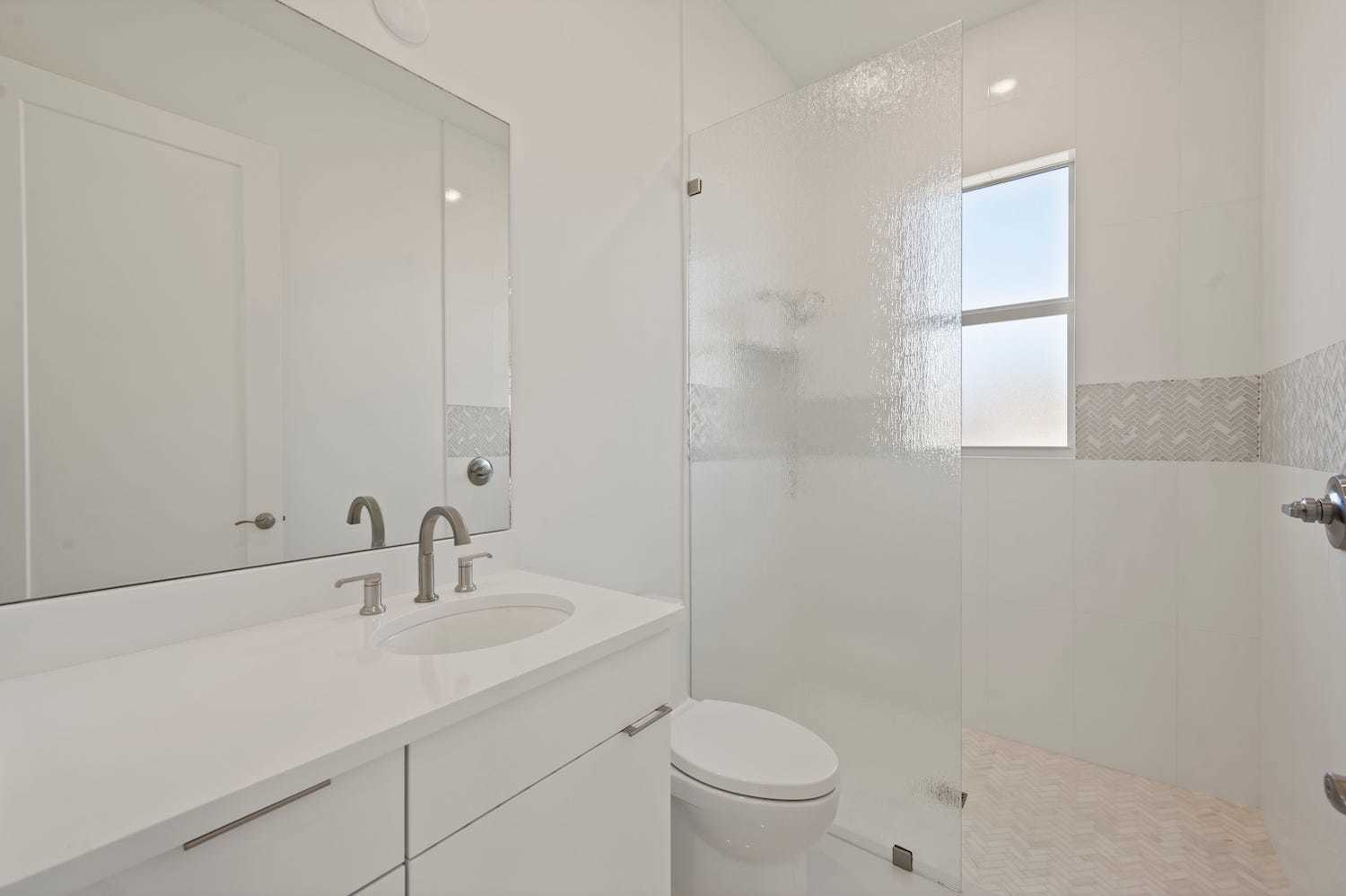 Lattitude 48 property image