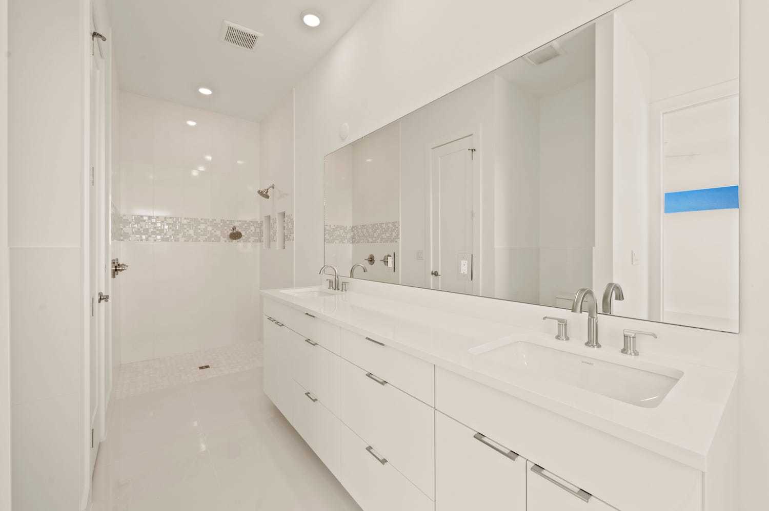 Lattitude 48 property image