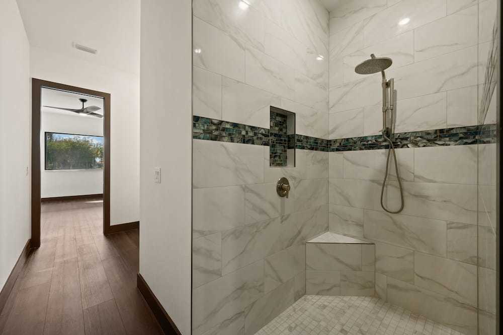 Beacon Cove Custom property image